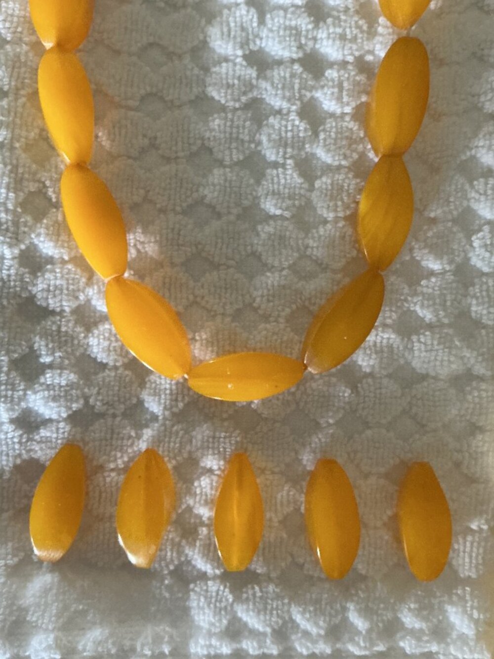 Vintage Butterscotch Bakelite 24 piece Necklace